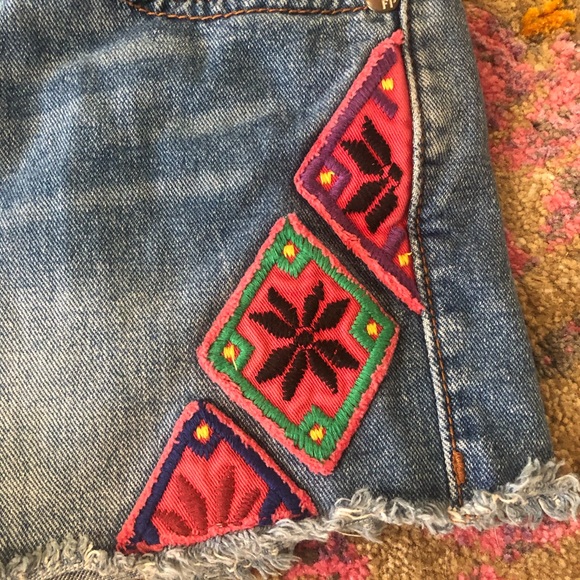 Free People jean denim shorts Sz 26 - Picture 2 of 4